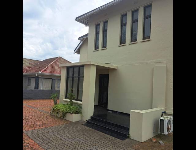 BUSINESS PROPERTY TO RENT IN MILL PARK